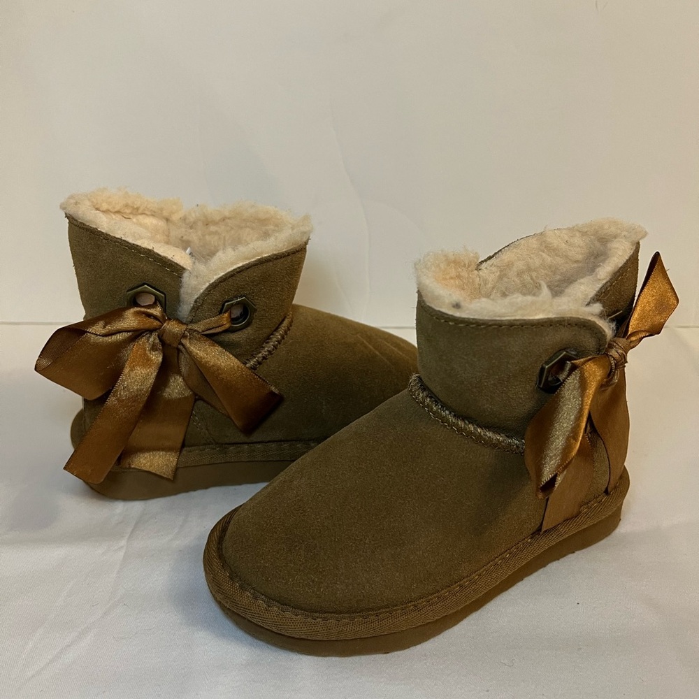 Toddler 10 Girls Bearpaw PAWZ Cozy Faux-Suede Brown Ankle Boots with Satin Bow